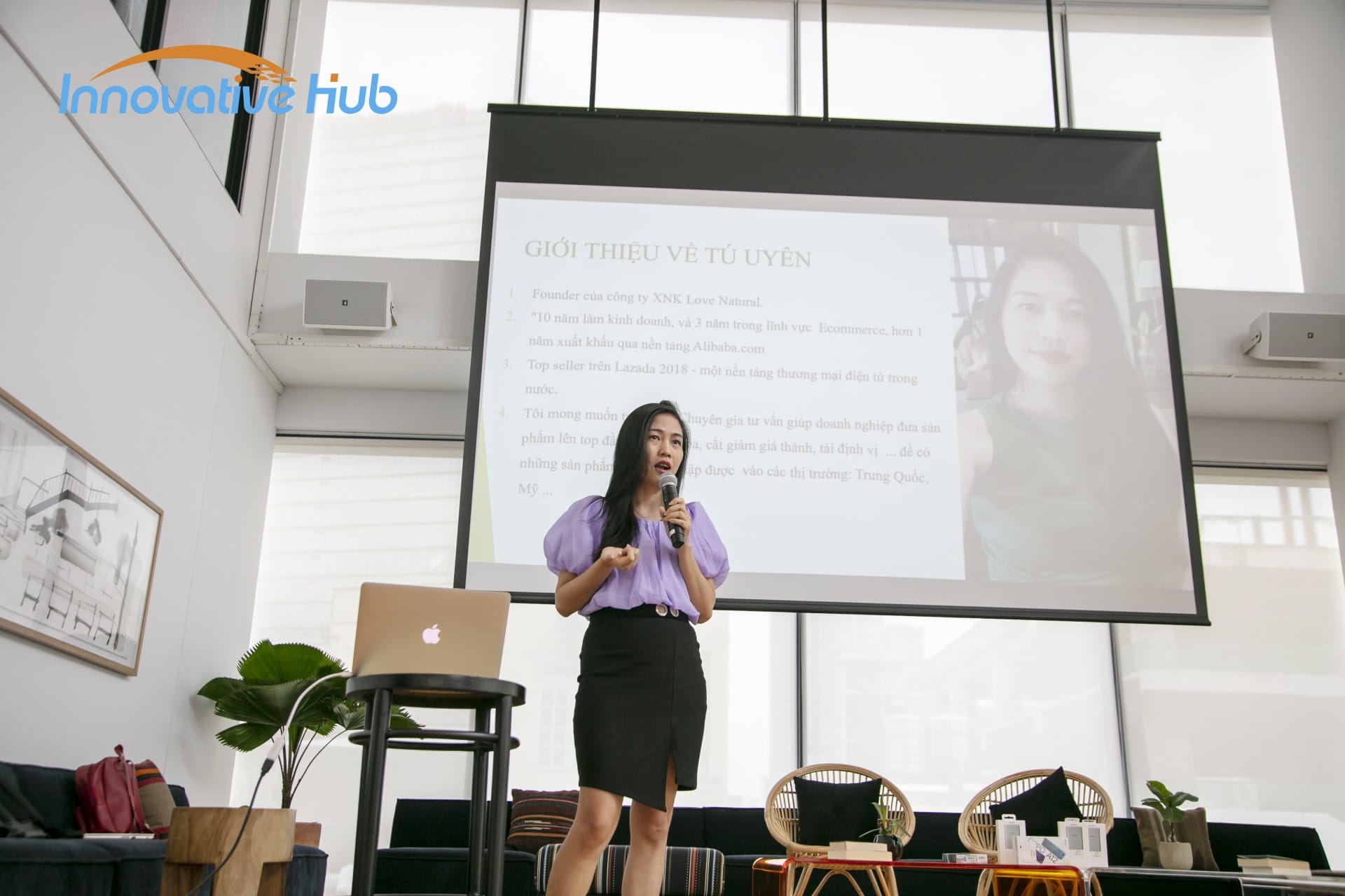 Bà Lê Tú Uyên: “Ngay cả chính Thái Lan còn phải mang hàng hóa của họ qua Việt Nam và gắn nhãn “Made in Viet Nam” để xuất khẩu ra nước ngoài thì không có cớ gì chúng ta lại không tự tin với sản phẩm của nước mình cả”