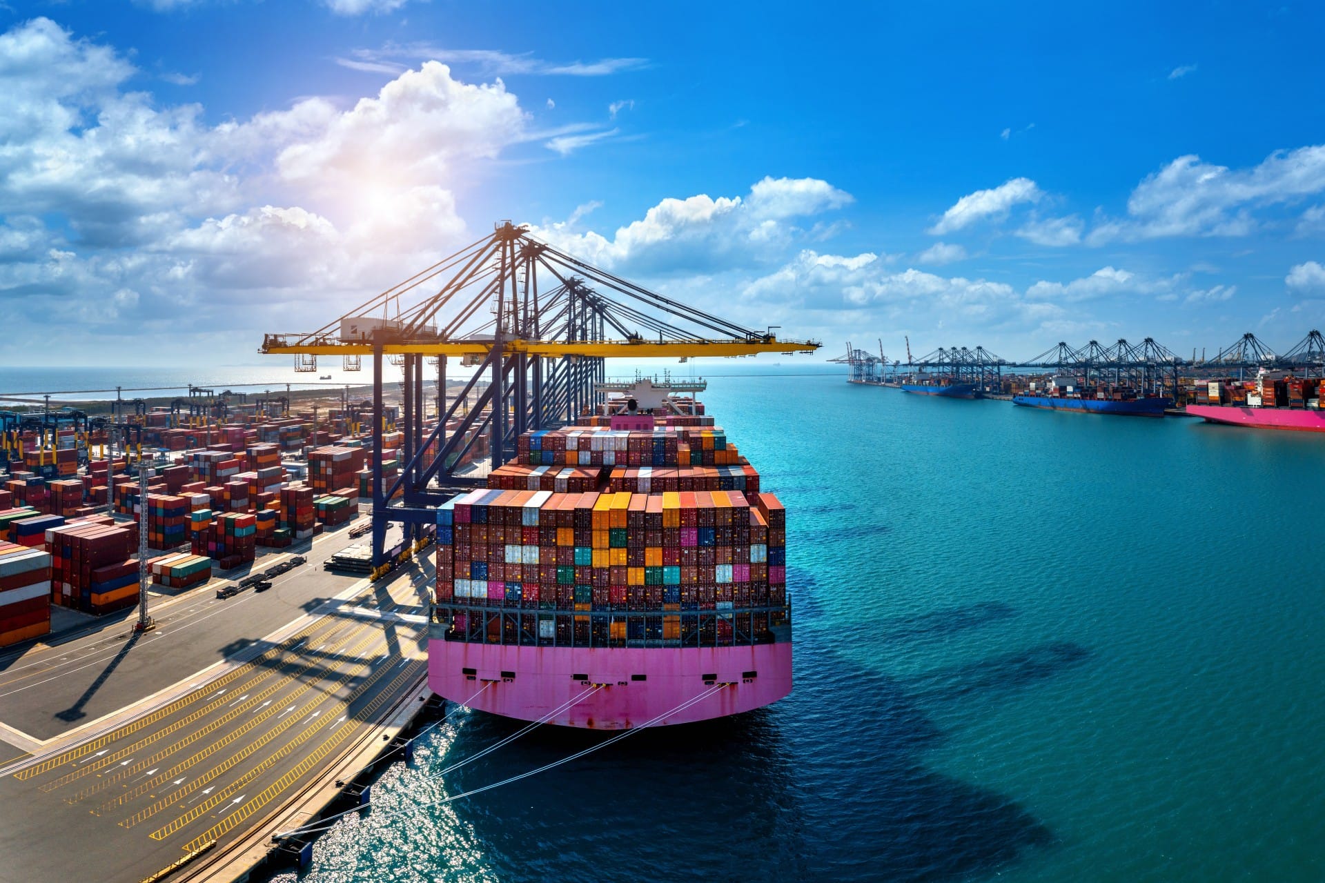 TỔNG QUAN XUẤT NHẬP KHẨU VIỆT NAM